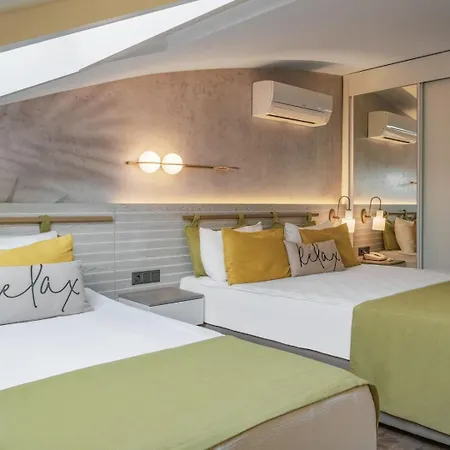 Hotel Square Adults Only