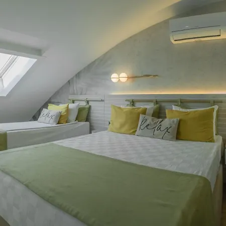 Отель Square Adults Only 4*