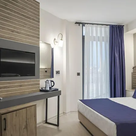 Square Adults Only 4*